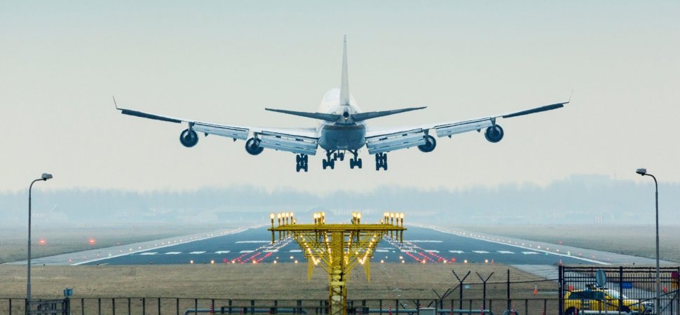 aircraft on touch down (Getty Images)