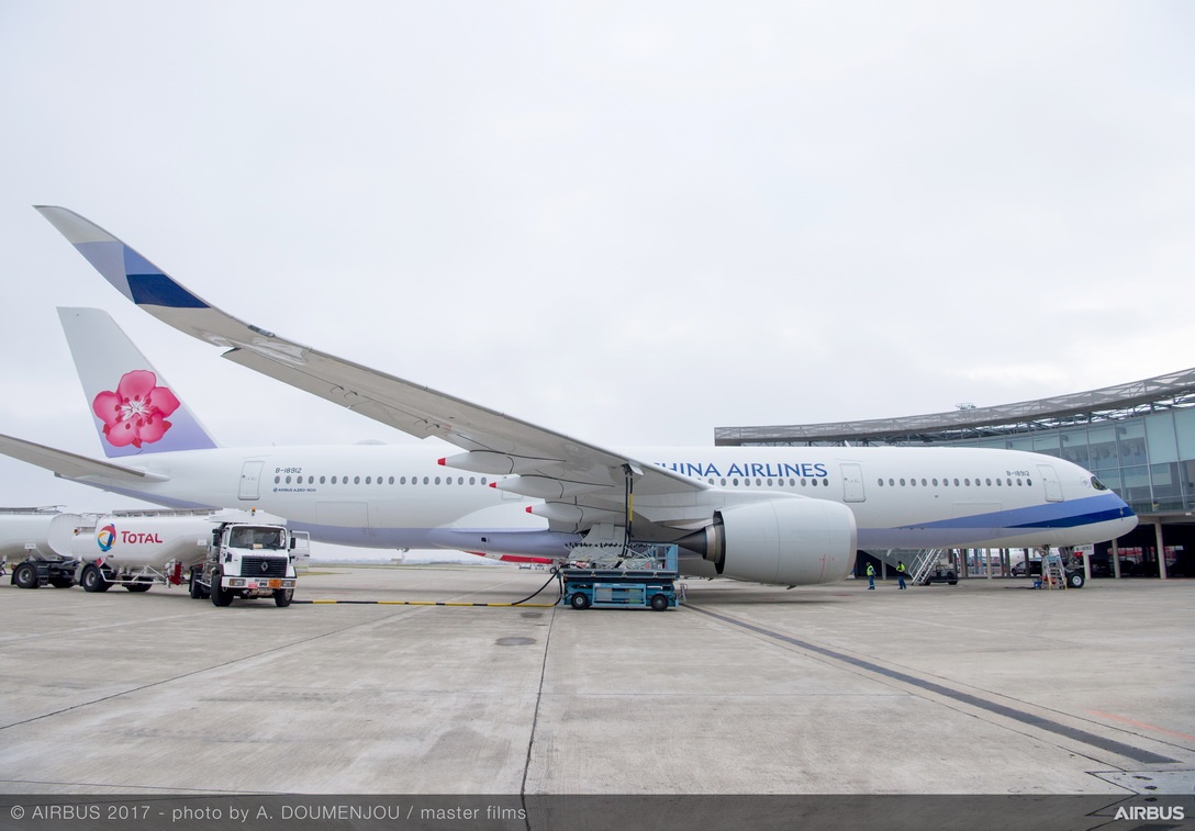 A350-XWB-China-Airlines-first-flight-with-Sustainable-Fuel-2-