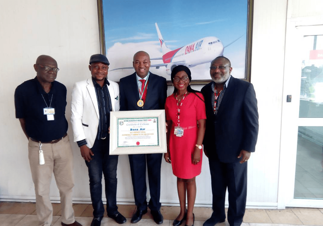 L-R Engr Okechi Nwemere, National Association of Nigerian Students NANS PRO, Odebunmi Idowu, Accountable Manager of Dana Air, Obi Mbanuzuo, Cabin Services Training Manager, Magdalene Onyeukwu, and Director of Flight Operations, Captain Segun Omole during NANS presentation of Best CSR company Award to Dana Air recently in Lagos.