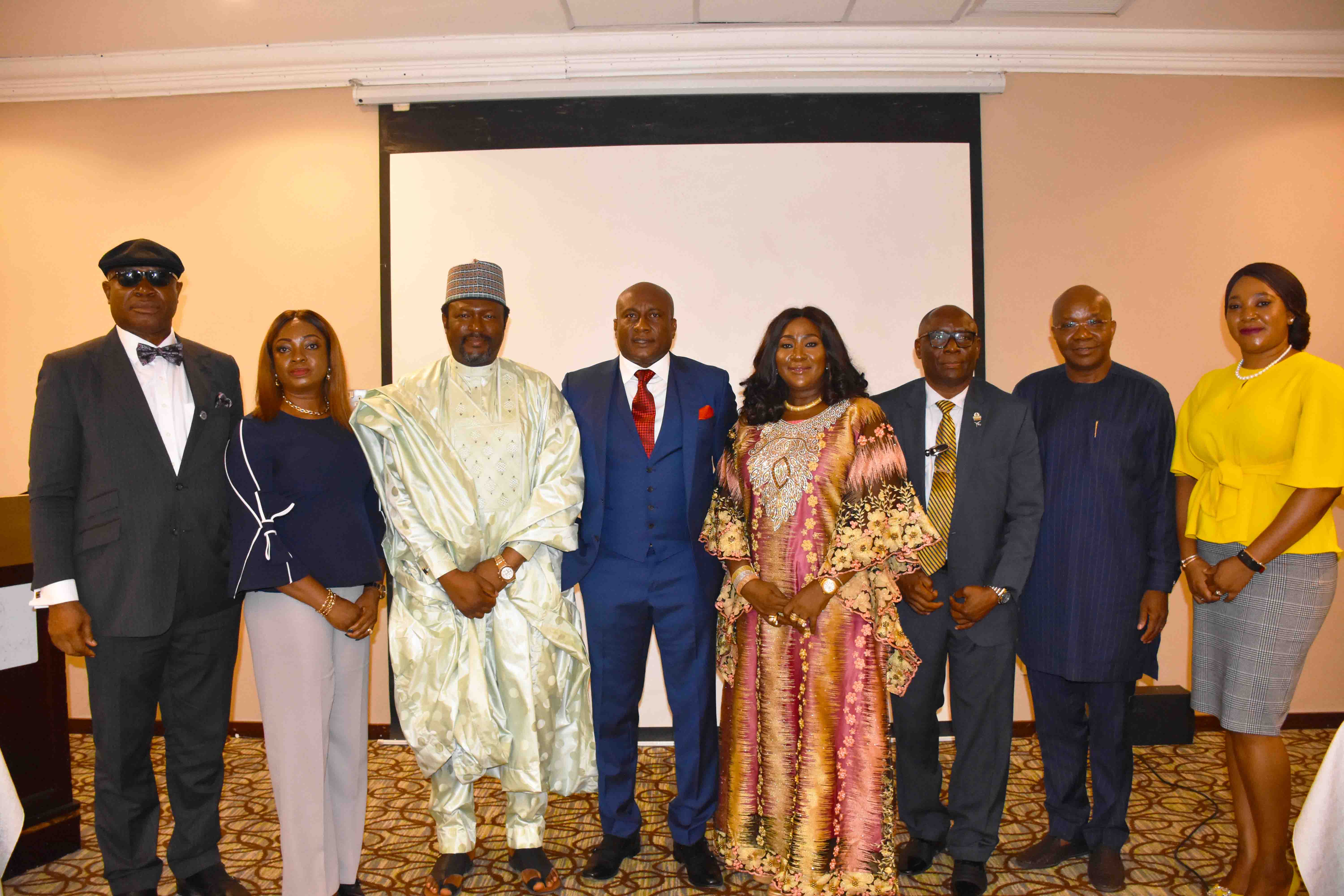 Air Peace Chairman/Chief Executive Officer, Mr. Allen Onyema and Vice Chairman, Mrs. Alice Onyema flanked by the new members of the carrier’s Board of Directors, Chief Emeka Ngige, SAN (left), Founder/Chief Executive Officer of Topnotch Integrated Concepts Limited, Ekaete Bassey Okoro (2nd left), Coordinator of the North East Recovery and Stability Programme (NERSP), Mr. Mohammed Danjuma (3rd left), Air Peace Chief of Administration and Finance, Mrs. Ejiro Eghagha (right), former Managing Director of Shell Petroleum Development Company, Mr. Mutiu Sunmonu (2nd right) and former acting Director General of the Nigerian Civil Aviation Authority, Mr. Benedict Adeyileka during their inauguration as directors of the airline in Lagos on Wednesday